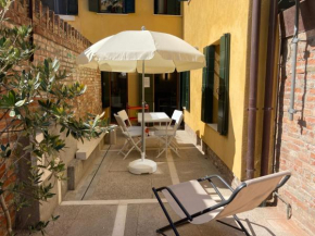 Appartamento Tre Archi con corte privata